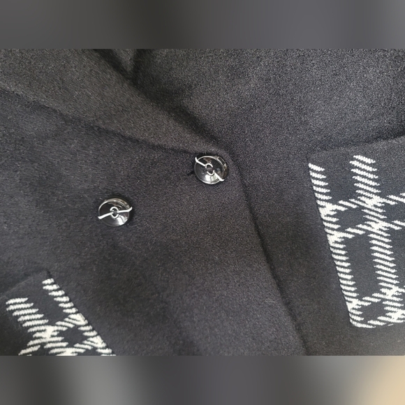 Soft dble button knit jacket - Picture 5 of 6